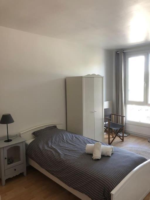 Appartement En Duplex Avec Parking Et Jardinet Bourges Exterior photo